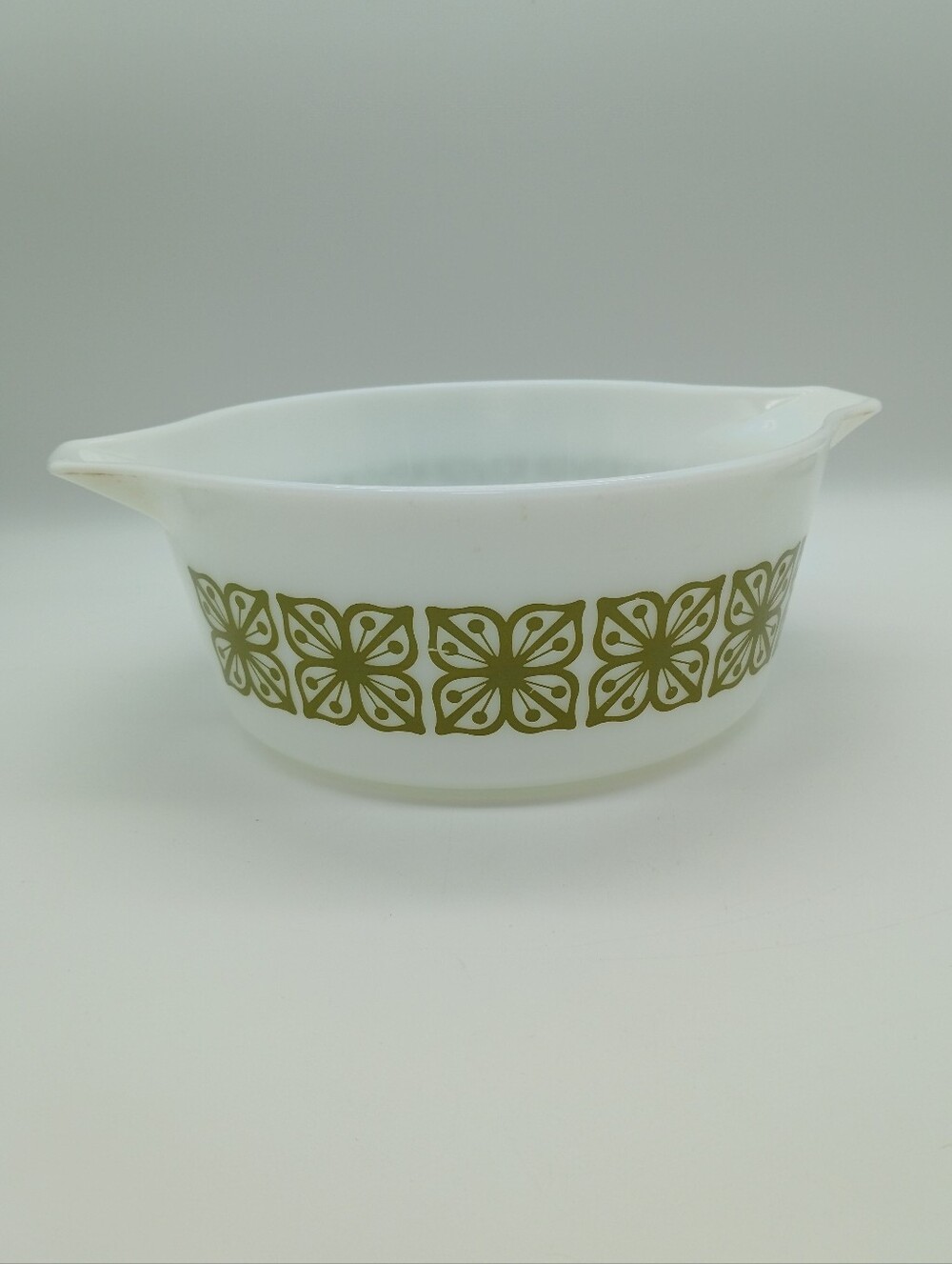 Pyrex 2 ½ Quart Cinderella Casserole Dish 475-B - Picture 3 of 7